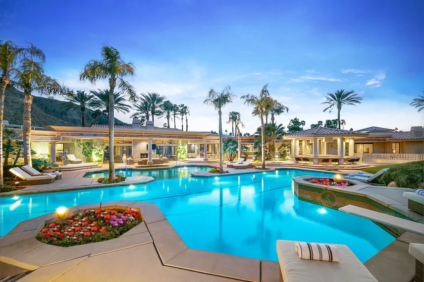 'Delgado Estate' Massive 16 bedroom home, Huge Pool, Private and Secluded, Sleeps 32 - Image 1