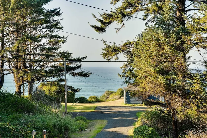 Ocean View Retreat on 2 acres - Image 1