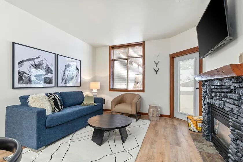 Welcoming Condo with a Shared Hot Tub, Pool and Cl - Image 1