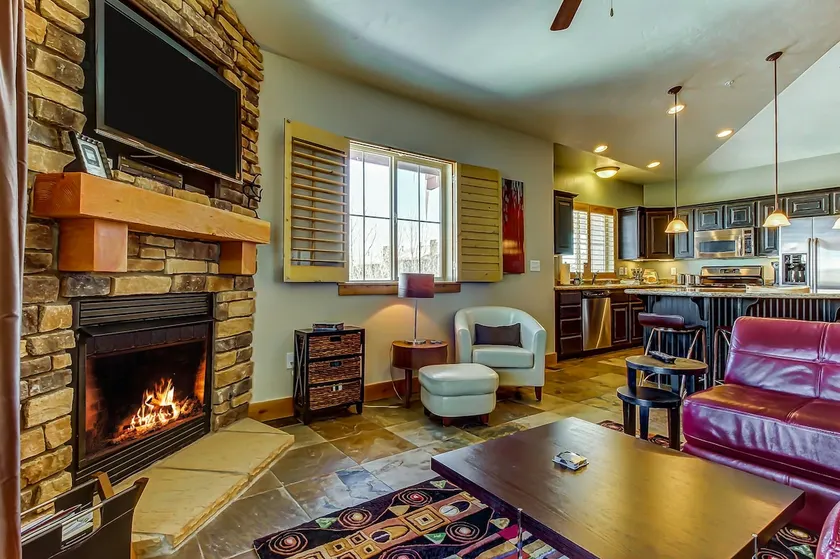 Luxury Condo with Private Balcony, Seasonal Pool, - Image 1