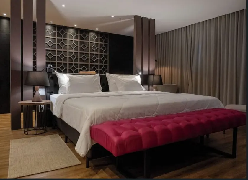Hotel QS de Luxo com piscina no rooftop 1310 - Image 1