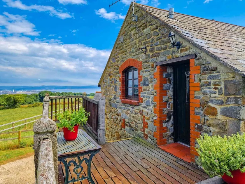 Rustic Cottage Retreat With Balcony & Gower Views - Image 1