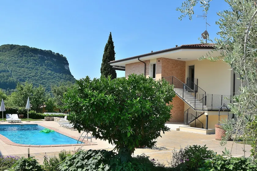 Cà Gardesana With Pool - Image 1