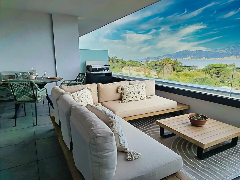 Exceptional Luxury Apartment with Sea View - Image 1