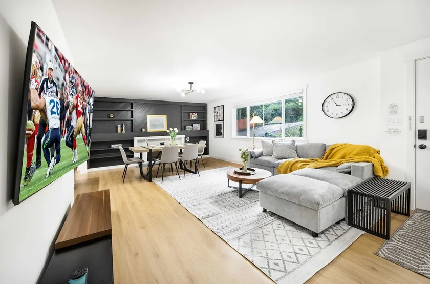 Newly Modern 4BR2BA Rambler by Super Market - Image 1