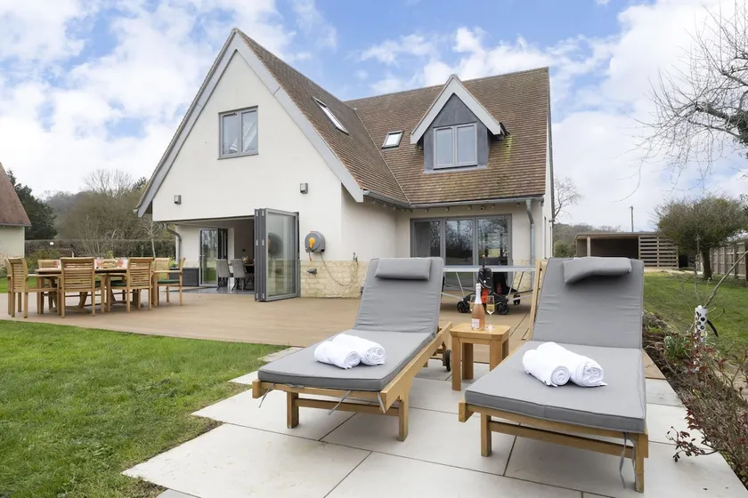 Stunning Detached Countryside Home in Cheltenham - Image 1