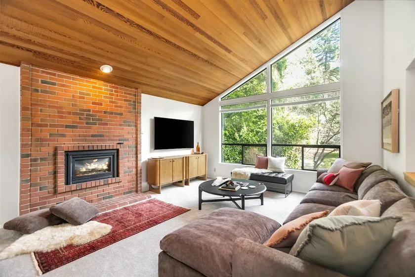 Designer Forest Retreat with Fireplaces & Deck - Image 1