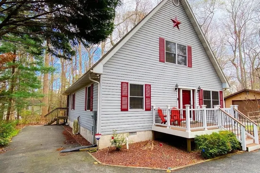 Spacious A-Frame Family Beach Getaway - Sleeps 8 - Image 1