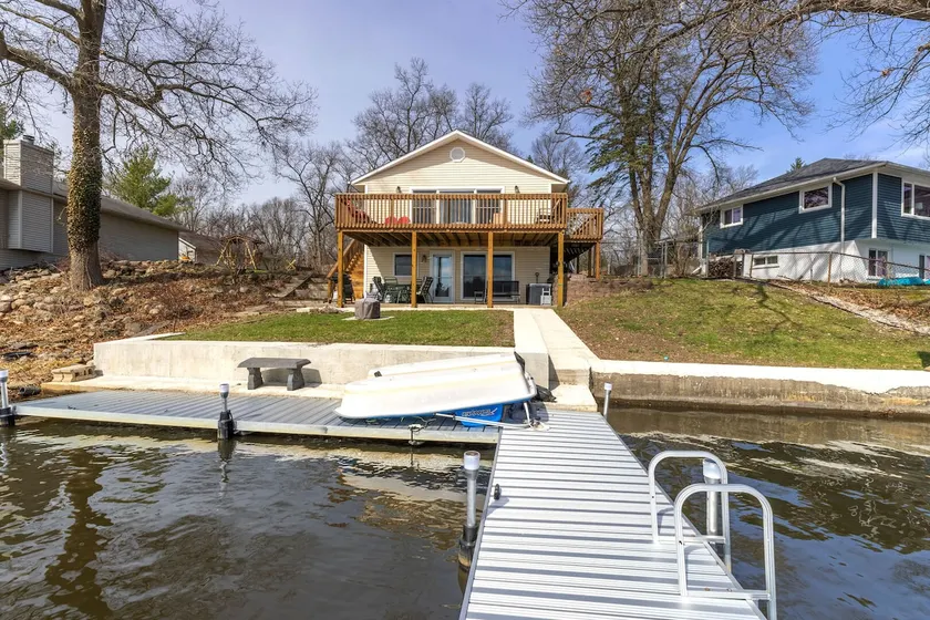 Maple Lake Cottage- pet friendly- boat dock - Image 1