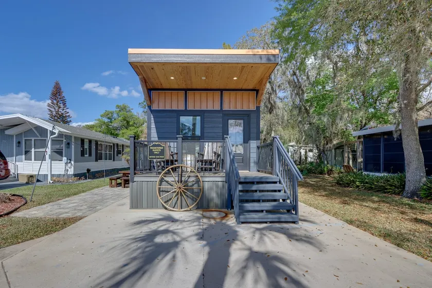 Rodeo Thrills & Backyard Bbqs! Lake Wales Retreat - Image 1