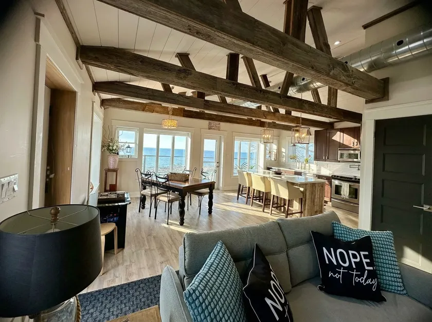 Waterfront Beach House | Deck, BBQ & Private Beach - Image 1