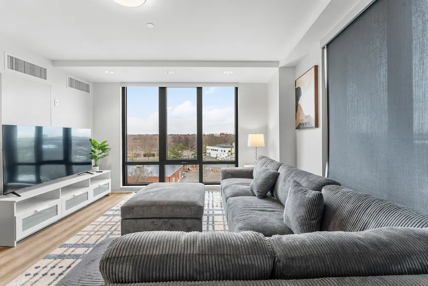 Luxury 2bd/2ba near Harvard fs6q - Image 1