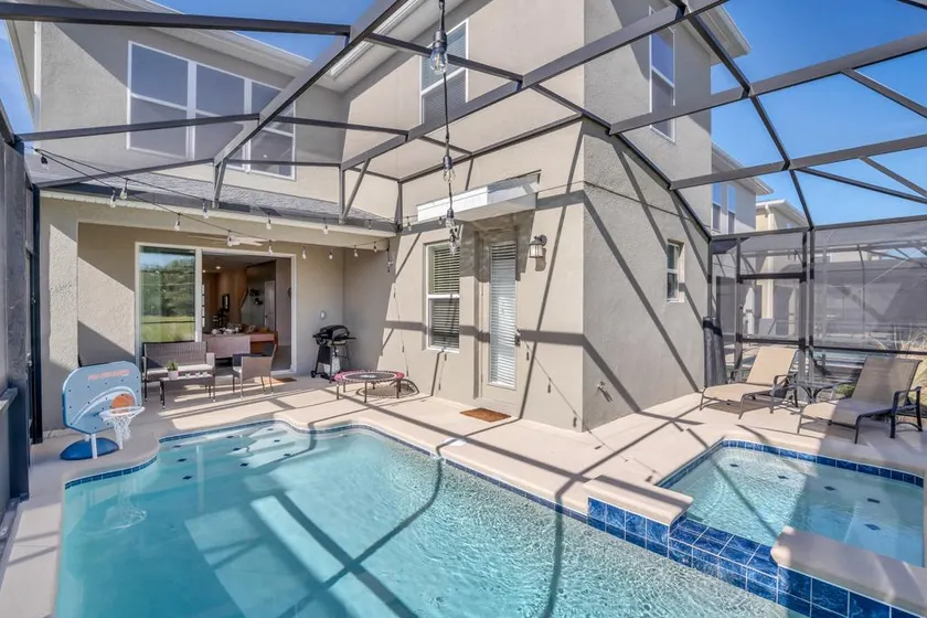 2797 BD - Storey Lake - Luxury 5 Bed Villa Private Pool - Image 1