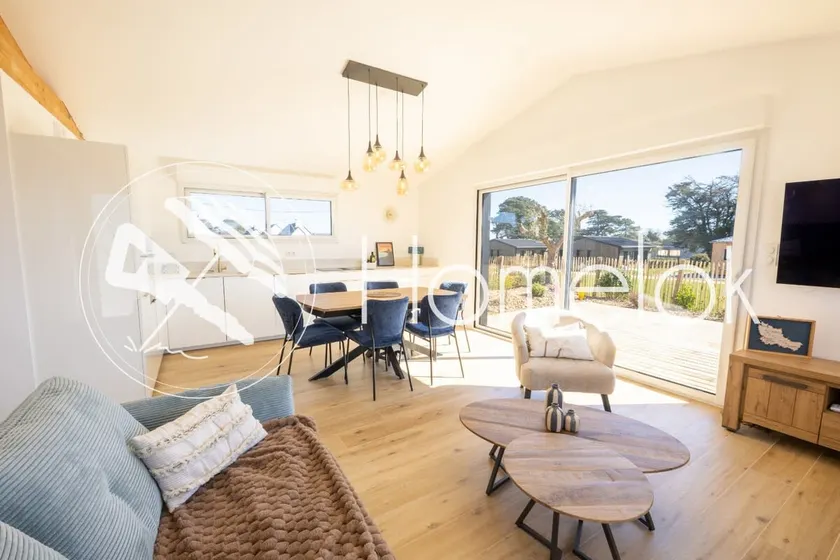 Beautiful wooden house, beaches a 5-minute walk away - Image 1
