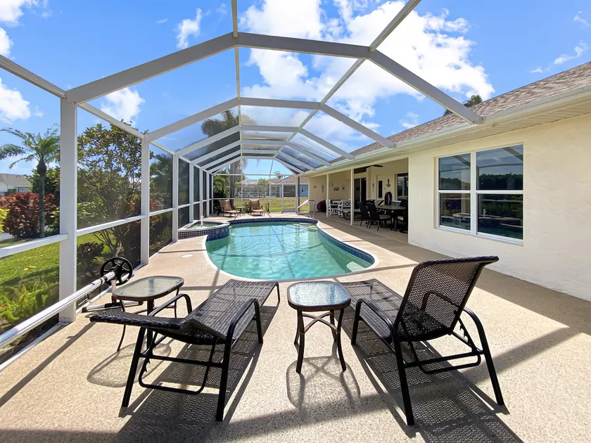 Silent Sunrise, Sleeps 6, heated pool - Image 1