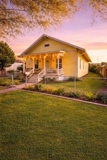Family-Friendly 4BR | Sleeps 10 | Close to Beach - Image 1