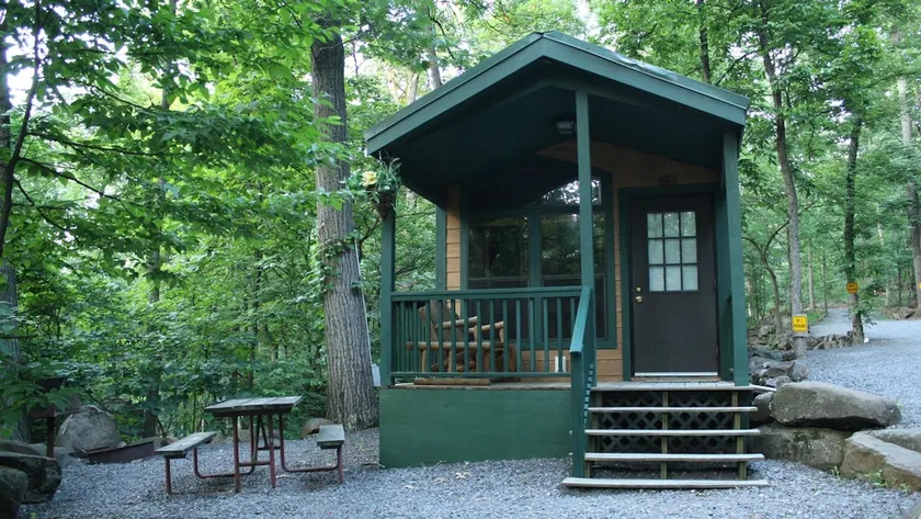 Cozy Cottage w/ Fire Pit | Sleeps 5 Gettysburg KOA - Image 1