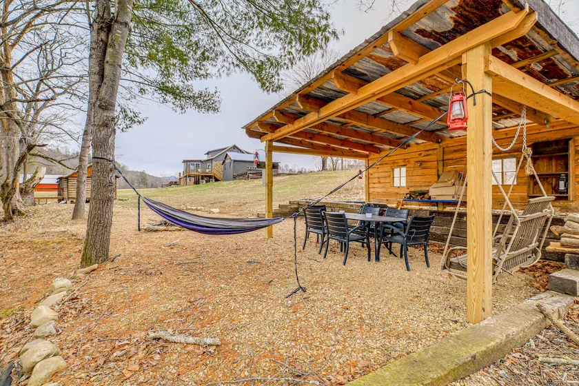 The Rock House: Damascus Cabin w/ River Access! - Image 1