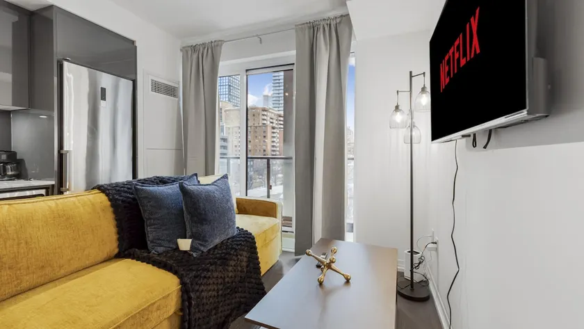Walkable Downtown | 1BR w/ Queen + Sofa | 4 Guests - Image 1