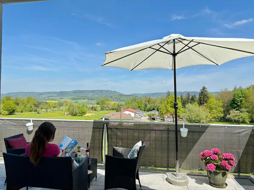 Appartamento con giardino, terrazza e griglia | Vista sul giardino - Image 1
