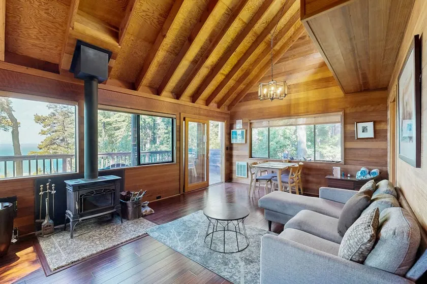 Forested cabin with private hot tub & ocean views - Image 1
