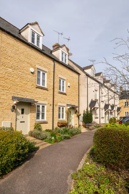 Beautiful Two Bedroom Home Near Cirencester - Image 1