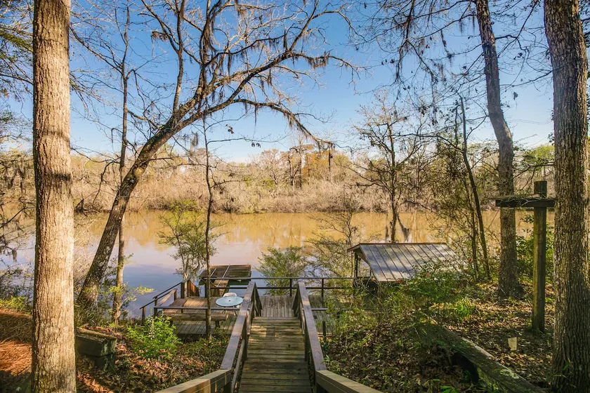 Private Dock + River View: Cabin Retreat in Jesup - Image 1