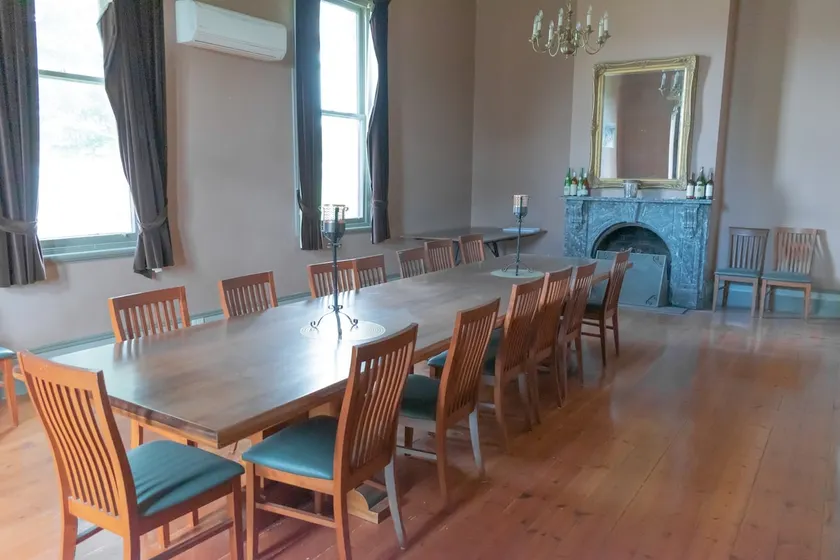 Historic Vine Lodge sleep up to 14 over 7 bedrooms - Image 1