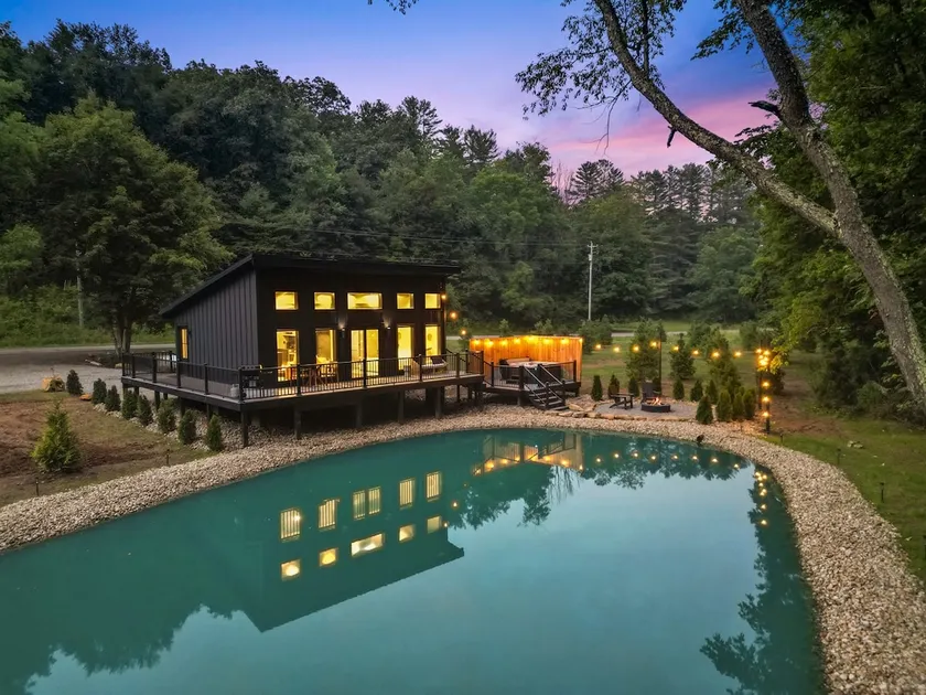 New Lux Cabin | Hot Tub | Pondside | Dog Friendly - Image 1