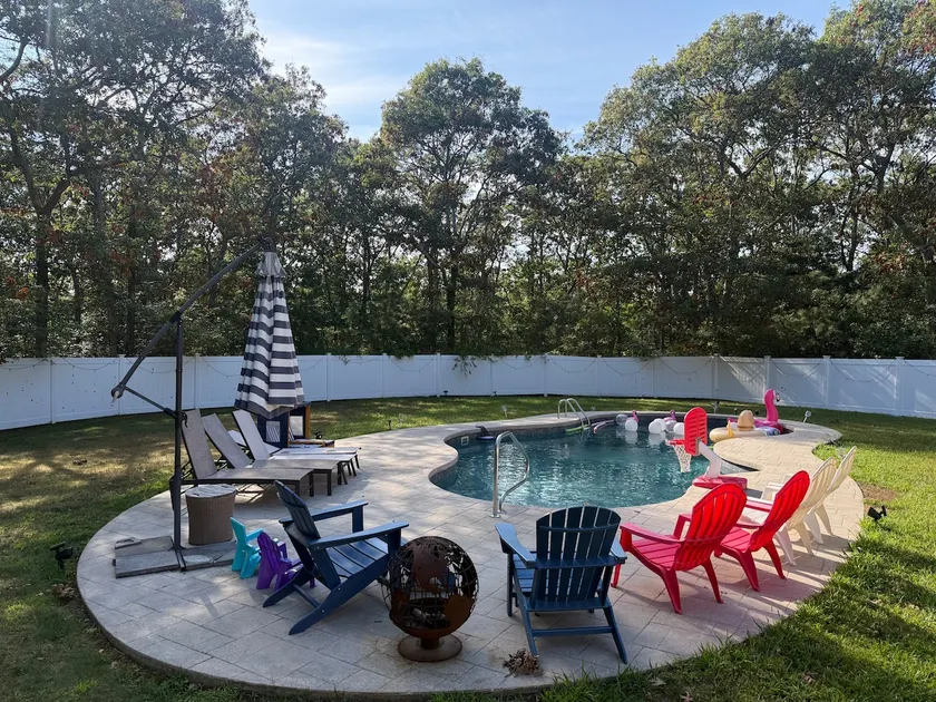 Pool Escape in East Falmouth - Image 1