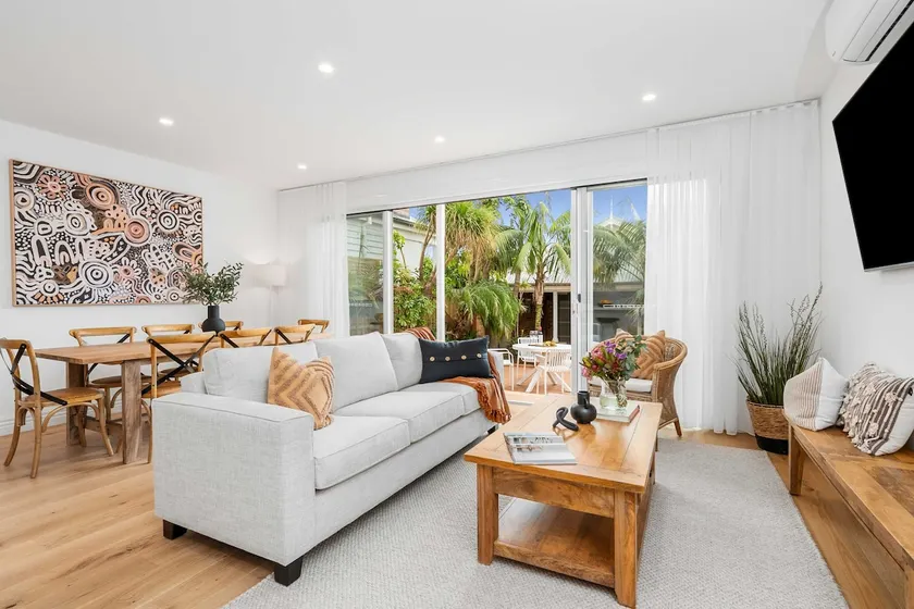 Bonnie Belle - Luxury Stay in Geelong CBD - Image 1