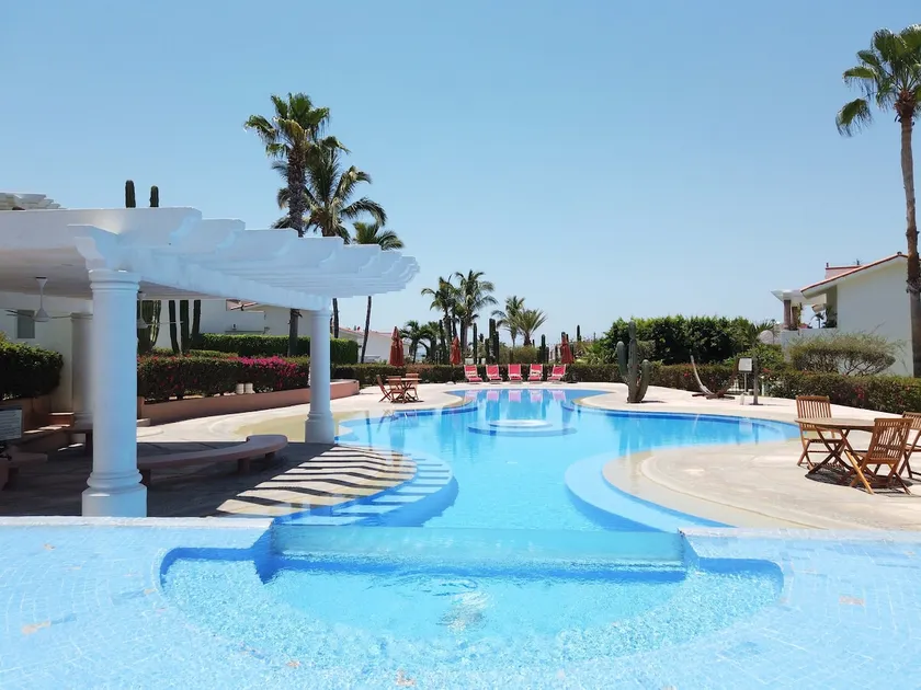 Encantadora Villa con vista al mar en tranquila comunidad en Cabo - Image 1