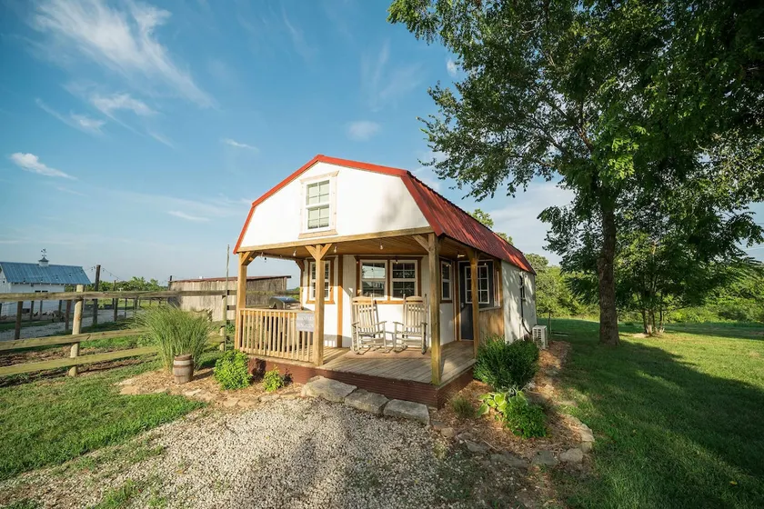 Lone Star Bungalow with Hiking & Lake access - Image 1