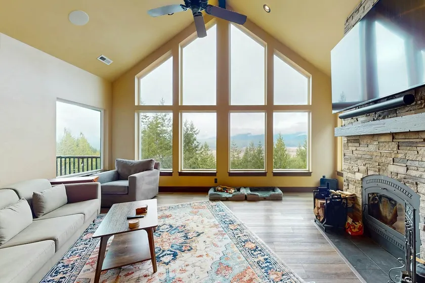 Two BR home with hot tub & incredible views - Image 1