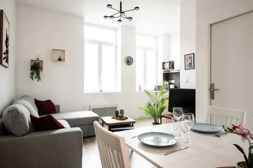 One-bedroom apartment - Lille Fives metro - Image 1