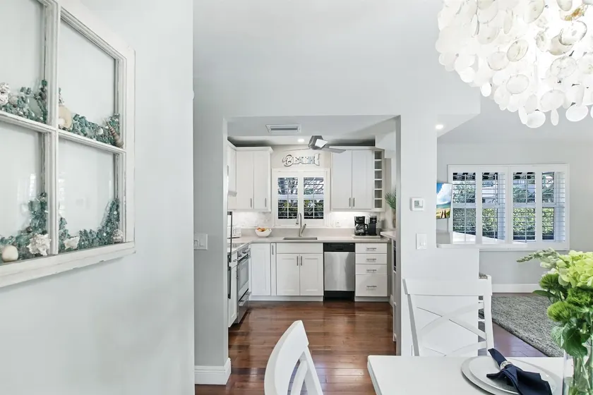 Delray Breezes !NEW! WALK to BEACH & THE AVE! - Image 1