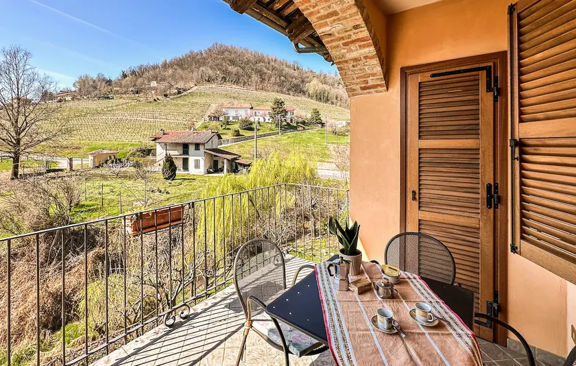 Beautiful Apartment in Monforte D'alba With 1 Bedrooms - Image 1