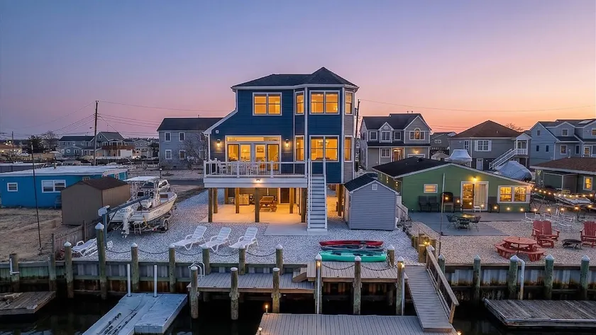 Waterfront Newly Built 3br Casa Del Pescatore - Image 1