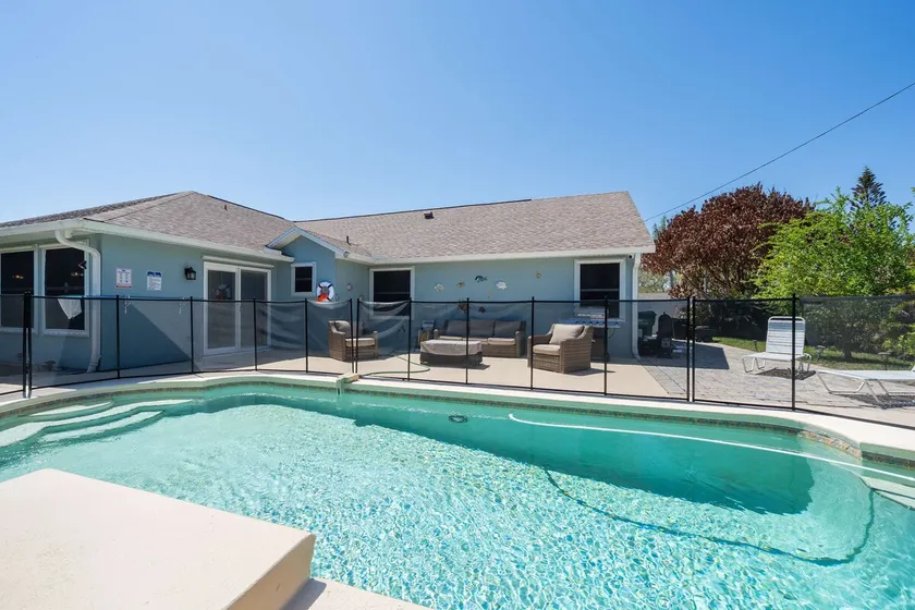 Spacious 5BR Pool Oasis Near Disney Resort - Image 1