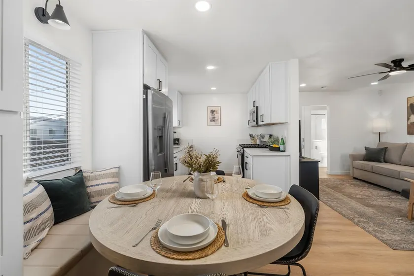NEW! Modern•1King•1Queen•Sleeps 6•Garage•WIFI - Image 1