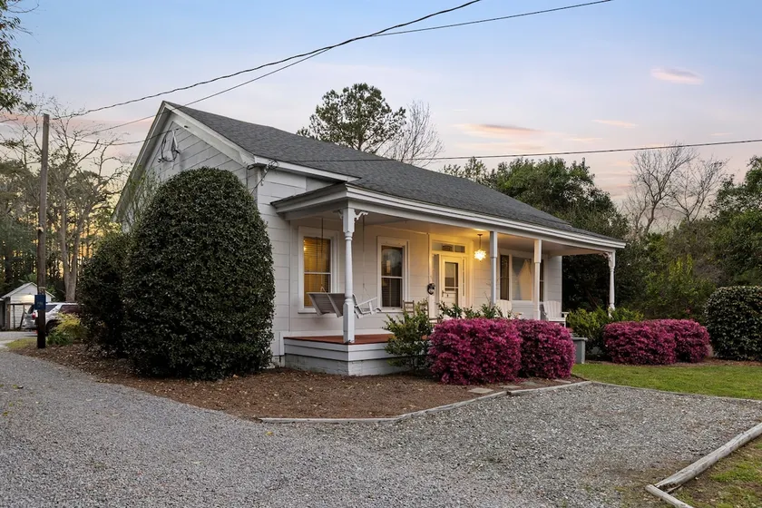 Farmhouse | Deck Space | Close to downtown - Image 1