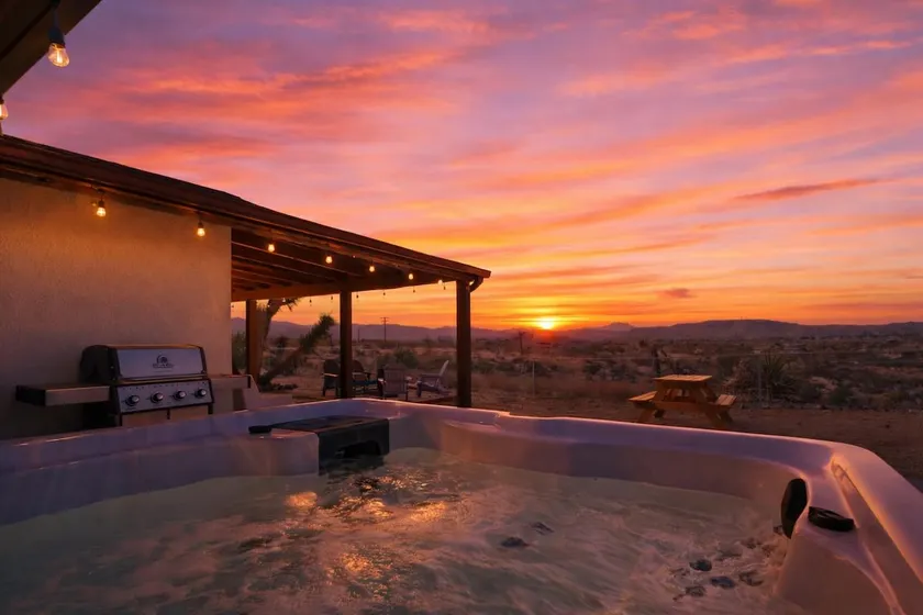 Joshua Tree Navigate Stays Desert Retreat w Spa - Image 1
