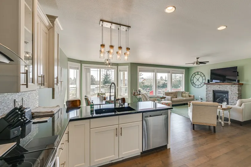 Lakefront Getaway w/ Private Dock in Ocean Shores! - Image 1
