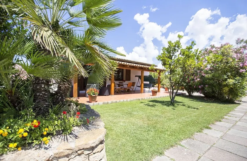 Villa Porticciolo in Alghero with large garden for 6 guests - Image 1