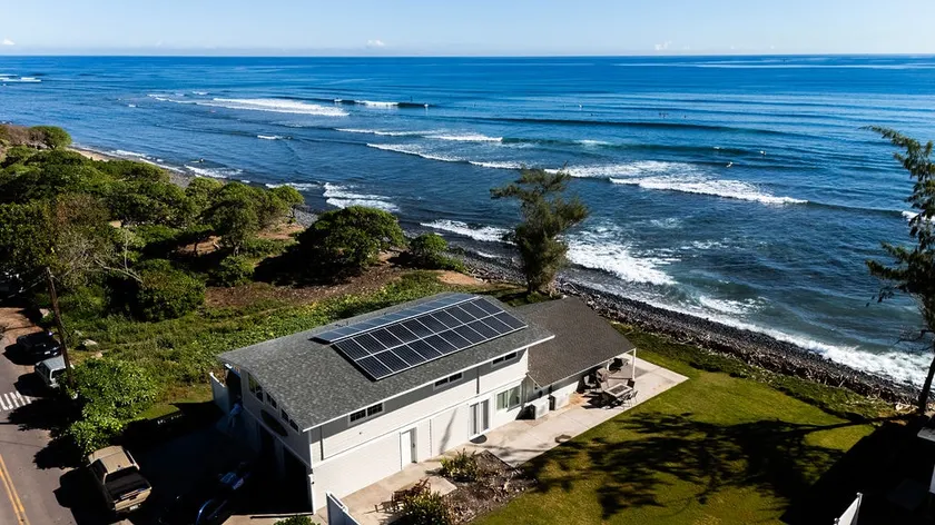 Charmerende direkte Oceanfront North Shore Beach House - Image 1