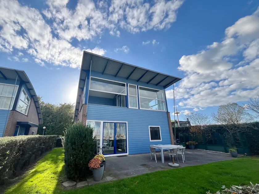 6 pers Maison portuaire moderne avec jardin clôturé avec vue lac - Image 1