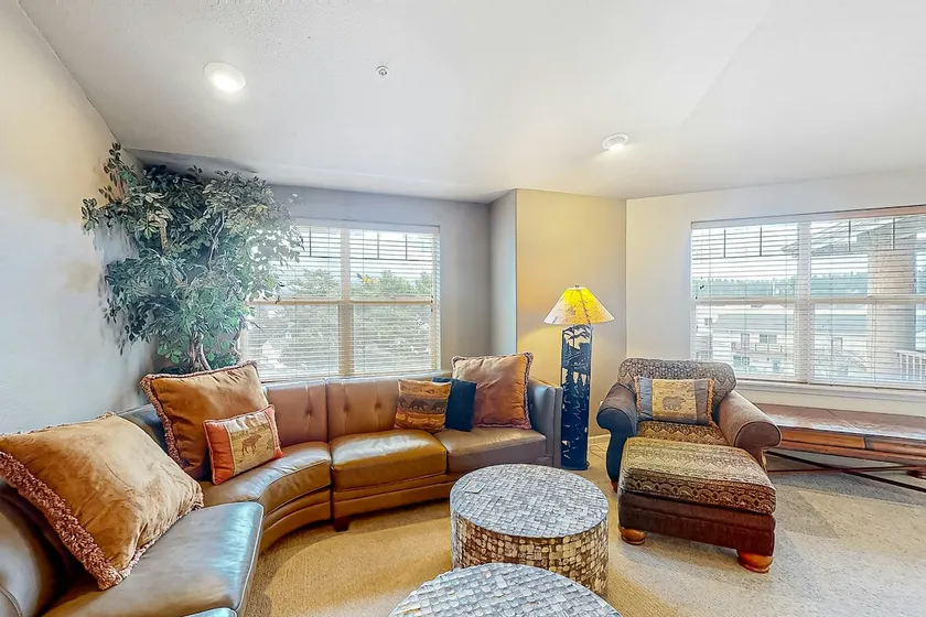 Classy and Convenient Dog-Friendly Condo with Priv - Image 1