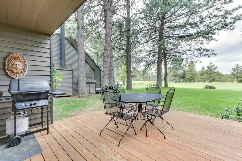 Dog-friendly Sunriver Condo with Great Location & - Image 1