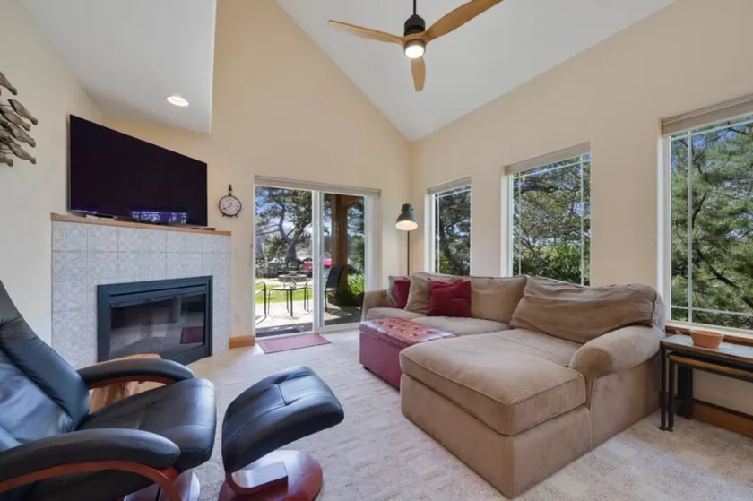 Lakeside Retreat | Hot Tub*SUP*Near Beach - Image 1