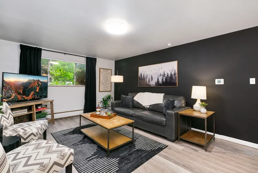 Caviar Suite, Moody Retreat by Old Town Square - Image 1